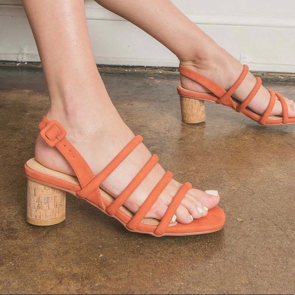 Zoey Sandals Size 8 - Picture 2 of 6